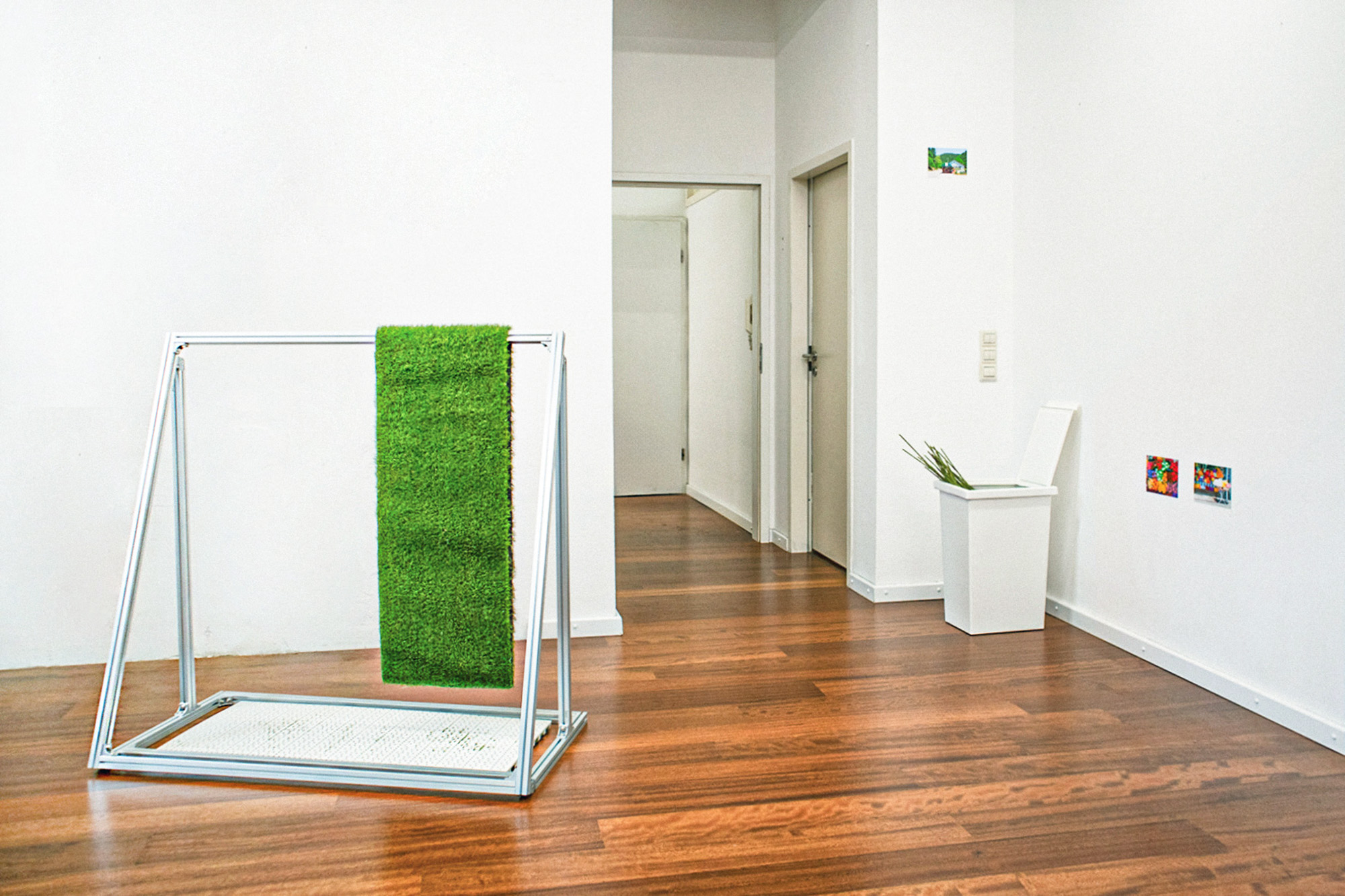 Grass Hanger, 꽃 사기